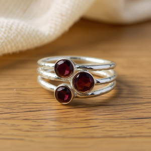 Dainty <b>Garnet</b> <b>Silver</b> Fashion <b>Ring</b> 5.3 Grams - Product Image 3