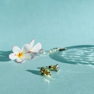 Pendientes de diamantes cultivados en laboratorio con certificación GIA, 1.50 CT, color F, VVS1, corte brillante redondo, oro amarillo de 9k, diseño unisex impresionante. - Product Image 2