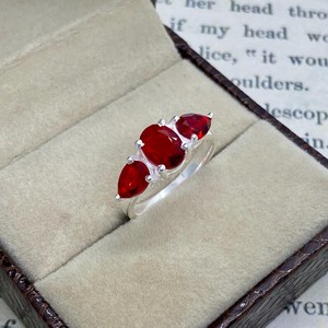 Anillo de Plata de Ley 925 con Granate Rojo, Anillo Hecho a Mano con Piedra Preciosa Natural, Regalo de Aniversario para Mujer - Product Image 1