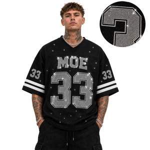 Camiseta Deportiva de Fútbol Americano Personalizada, Negra, Brillante, Talla Grande, con Malla, Estilo Universitario, Letras con Pedrería, Hombros Caídos, de Lujo - Product Image 1