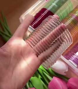 กำไลข้อมือแก้วสำหรับผู้หญิงและเด็กผู้หญิง ยี่ห้อ Chudiyan พร้อมขนาดและลวดลายที่ปรับแต่งได้ ดีไซน์แฟชั่นโดย MN EXPORTS Resin Crafts - Product Image 3