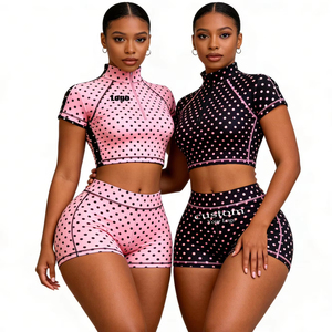 Ensemble de survêtement 2 pièces personnalisé noir et rose à pois, avec crop top à demi-zip et manches courtes, et short, pour femme, tenue décontractée - Product Image 5