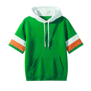 เสื้อฮู้ดแขนสั้นขายส่ง สีตัดกันที่แขนเสื้อ เสื้อฮู้ดฤดูร้อนแบบเรียบๆ เสื้อยืดมีฮู้ดแบบสวมหัวสำหรับผู้ชาย สกรีนโลโก้ตามสั่ง - Product Image 3