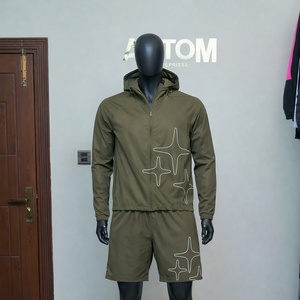 Ensemble coupe-vent deux pièces sur mesure fabriqué en usine 2026 avec veste courte en polyester et coton pour garçon OEM - Product Image 4