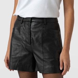 Shorts en cuir pour femmes avec logo personnalisé en gros, nouveau style 2026, prix abordable, pour usage décontracté - Product Image 1