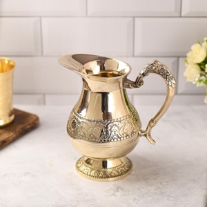 Carafe décorative élégante de qualité supérieure, finition dorée, gravée par un designer, pour la maison, les repas et les cadeaux, provenant d'Inde. - Product Image 4