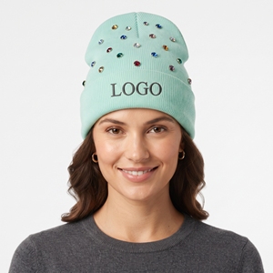 Gorro de Invierno Tejido Personalizado Color Menta con Bordado y Detalles de Perlas y Diamantes de Imitación para Mujer - Product Image 1
