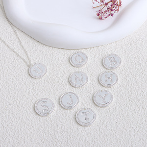 Collar Circular de Moda Retro con 26 Letras, Collar con Colgante de Diamantes, Estilo Cruzado, para Clavícula - Product Image 2