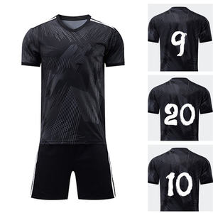 Ensemble de maillot de football pour hommes noirs avec short, impression par sublimation, polyester respirant, uniforme sportif pour adultes - Product Image 1