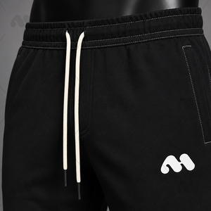 Conjunto Deportivo Colorblock Negro con Sudadera con Capucha y Cremallera y Pantalones, Ropa Deportiva Urbana con Logotipo Personalizado - Product Image 4