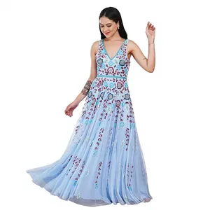 Robe de soirée bleu ciel luxueuse, entièrement brodée à la main |   Robe de bal sans manches à col en V brodée de fleurs |   Robe maxi évasée en tulle haut de gamme - Product Image 1