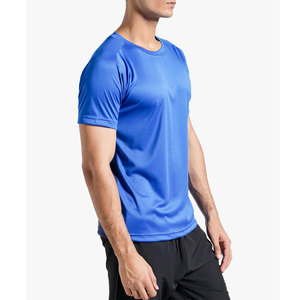 T-shirt de sport bleu premium - T-shirt de gym en polyester à performance anti-humidité - Fabricant de vêtements personnalisés directement de l'usine de Sialkot - Product Image 3