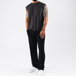 Camiseta deportiva 100% poliéster para hombre en venta, color sólido, corte ajustado, camiseta de fitness para hombre, camiseta de levantamiento de pesas para hombre. - Product Image 4