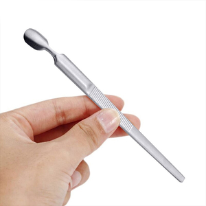 Pousse-cuticules et cuillère à cuticules professionnels en acier inoxydable, nettoyeur d'ongles pour le soin des ongles, outil de manucure et pédicure - Product Image 3