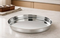 Assiette Ronde Élégante en Acier Inoxydable Écologique avec Finition Polie Brillante pour Maisons Modernes, Hôtels de Luxe, Restaurants et Banquets