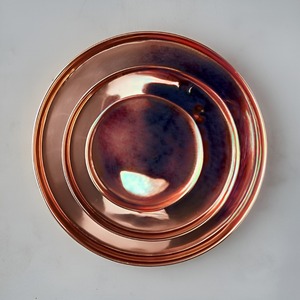Plateau de service rond artisanal en cuivre antique, vaisselle de mariage, plateau pour la décoration de la maison et accessoires de cuisine, prix d'usine. - Product Image 2