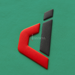 Camiseta de algodón verde para hombre, manga corta, cuello redondo, corte holgado informal, logotipo impreso en la parte delantera, tejido de punto tipo jersey - Product Image 3