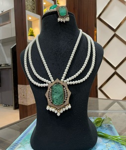 Conjunto de Collar y Pendientes Kundan de Moda, Chapado en Oro de Primera Calidad, con Circonitas y Perlas de Imitación, para Bodas y Fiestas - Product Image 3