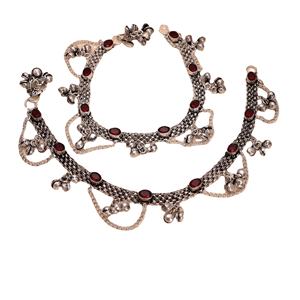 Tobillera Payal de Latón Oxidado Plateado con Piedras Rojas Granate, Ghungroo, Regalo Tradicional Rajastaní para Ella - Product Image 1