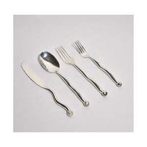 Flagpole देहाती पीतल लहराते रॉयल वेडिंग लक्जरी Flatware सेट कांटे चम्मच चाकू Flatware स्टील कटलरी सेट