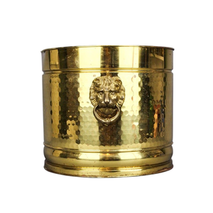 Maceta de latón vintage con diseño martillado, forma redonda, perfecta para decoración del hogar, jardín o exterior, color dorado, con asa de anillo. - Product Image 2