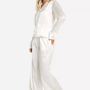 Conjunto de Pijama Ligero para Mujer, para Invierno, con Pantalones hasta la Rodilla y Top Personalizable, Transpirable y de Secado Rápido para un Sueño Reparador - Product Image 3