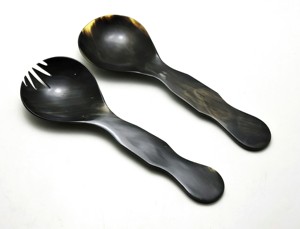 Juego de 2 servidores de ensalada de cuerno, hechos a mano con cuerno natural de búfalo, en oferta, a precio de mayorista. - Product Image 3