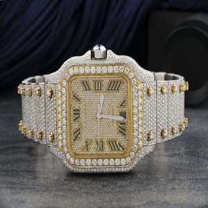 Reloj con Esfera Romana de Moissanita Iced Out, Joyería Hip Hop en Oro y Plata, Reloj de Lujo con Incrustaciones Brillantes, Estilo Audaz - Product Image 1