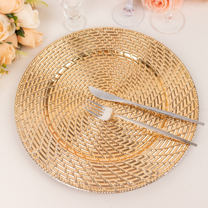 Assiette de présentation dorée à texture tressée, motif élégant en nattes, pour un service de table décoratif - Product Image 6
