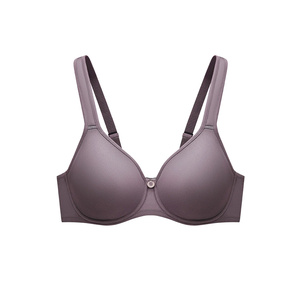 Soutien-gorge pour femme Clean Fit Gentle Comfort, conçu pour un port facile, offrant un soutien doux et un look naturel avec une apparence calme. - Product Image 1