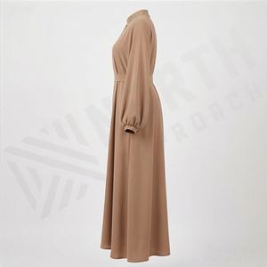 Robe Abaya décontractée faite à la main Nida, très tendance, en polyester respirant, longueur au sol, avec détail volanté, couleur personnalisable - Product Image 3