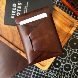 Portefeuille en cuir sans couture de qualité supérieure, ultra fin, porte-cartes sans couture, emplacement intégré pour AirTag, pour les fournisseurs en gros SLW-0002 - Product Image 4