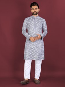Kurta en coton imprimé numérique violet pour homme avec churidar blanc pour un usage décontracté, coupe régulière, longueur cheville, style traditionnel - Product Image 4