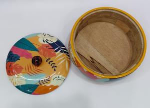 Boîte à roti en bois artisanale avec couvercle rabattable et motif floral découpé, conteneur de rangement pour chapati, plat de service de cuisine, idéal pour mariage, compatible lave-vaisselle - Product Image 3