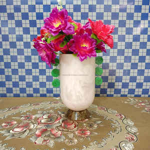 Jarrón de Resina con Textura de Mármol y Patrón de Remolino Acuático, Diseño Moderno, Hecho a Mano para Uso en Mesa de Oficina en el Hogar - Product Image 1