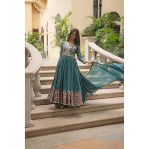 Conjunto Dupatta y Top Bottom de diseñador para mujer con bordado de lentejuelas - Product Image 6