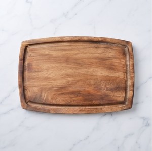 Planche à découper élégante en bois brun moyen, rectangulaire avec rebord surélevé, durable - Product Image 1