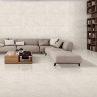 Carreaux de porcelaine Marline Pearl 600x1200mm aspect marbre blanc nacré, finition brillante, antidérapants, pour sol et mur de salle de bain de villa moderne de luxe