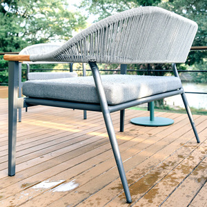 Sofá Inflable Moderno de Dos Plazas con Respaldo Acolchado, Patas Metálicas, Tapicería de Tela Gris, Forma Cuadrada - Muebles para Sala de Estar - Product Image 5