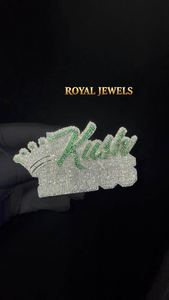 Colgante Personalizado con Nombre y Corona, Dije de Plata con Letra y Diamante Moissanita, Joyería con Microincrustaciones, Regalo - Product Image 1