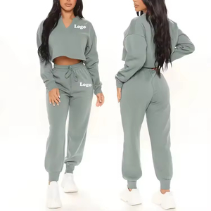 Conjunto Deportivo de 2 Piezas para Mujer, Sudadera con Capucha y Pantalones Jogger, Tejido Negro Transpirable de Poliéster/Algodón, Manga Larga, Corte Regular, Color Sólido - Product Image 3