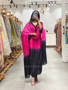 Robe Anarkali brodée dégradée rose et noir pour femme, style traditionnel indien et pakistanais, longueur ras du sol, en coton, coupe ample - Product Image 2