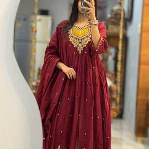 Ensemble Anarkali traditionnel 3 pièces en coton pour femme Twinfeet, broderie, imprimé Khadi, longueur genou, coupe classique, printemps/été/automne - Product Image 2
