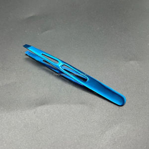 Pinzas para Cejas de Acero Inoxidable con Punta Inclinada Cuadrada de Plasma Azul, Logotipo Personalizado, Profesionales para Dar Forma a las Cejas, Ecológicas - Product Image 1