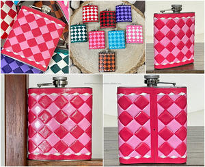 Petaca de bolsillo personalizada de cuero de vaca repujado a mano para whisky, recipiente para beber, venta al por mayor y suministros - Product Image 3