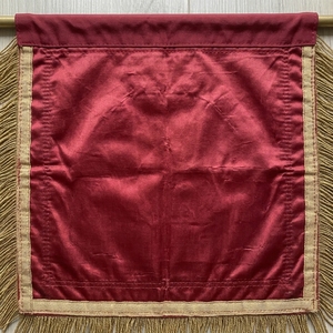 Parche Masónico Cuadrado Clásico Bordado en 3D Personalizado con Borde de Terciopelo Rojo y Flecos Dorados para Coser - Product Image 5