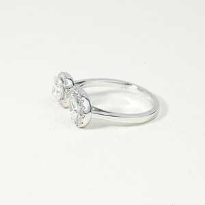 Bague de fiançailles en or massif 10K 14K 18K avec diamant de laboratoire taille coussin, poire et ronde de 0,92 ct, certifié IGI, qualité E VVS, design de joaillerie fine - Product Image 2