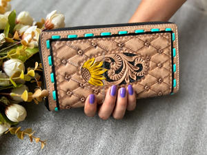 กระเป๋าสตางค์หนังแบบตะวันตกขนาดใหญ่สำหรับผู้หญิงกระเป๋าสตางค์หนังแท้มีซิปลายดอกทานตะวัน - Product Image 2