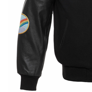Chaqueta de invierno negra para hombre, estilo universitario, con mangas de lona, logotipo bordado, diseños de parches, cuello alto informal, forro polar Sherpa. - Product Image 3