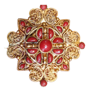 Pendentifs Ghau plaqués or tibétain sertis de pierres précieuses - Product Image 2